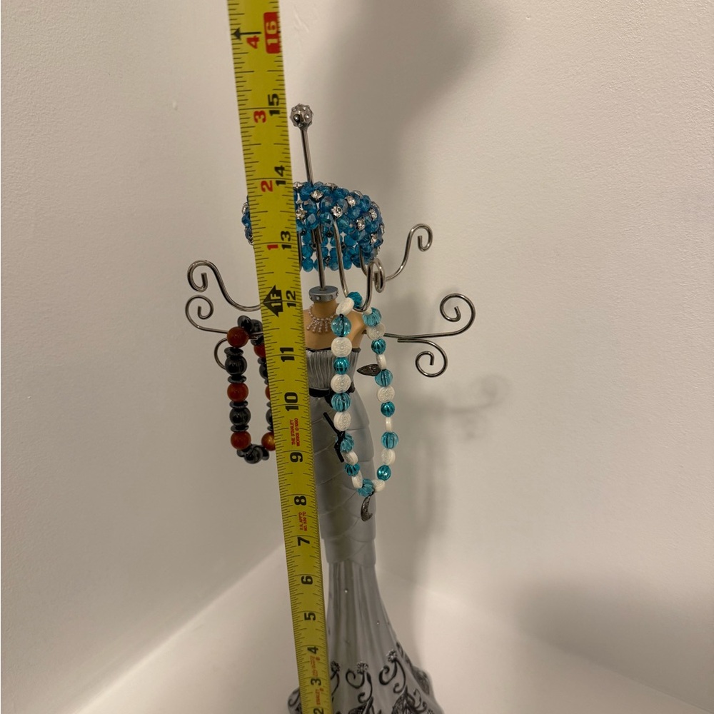 Elegant Silver and Black Jewelry Holder/Stand - Picture 5 of 8